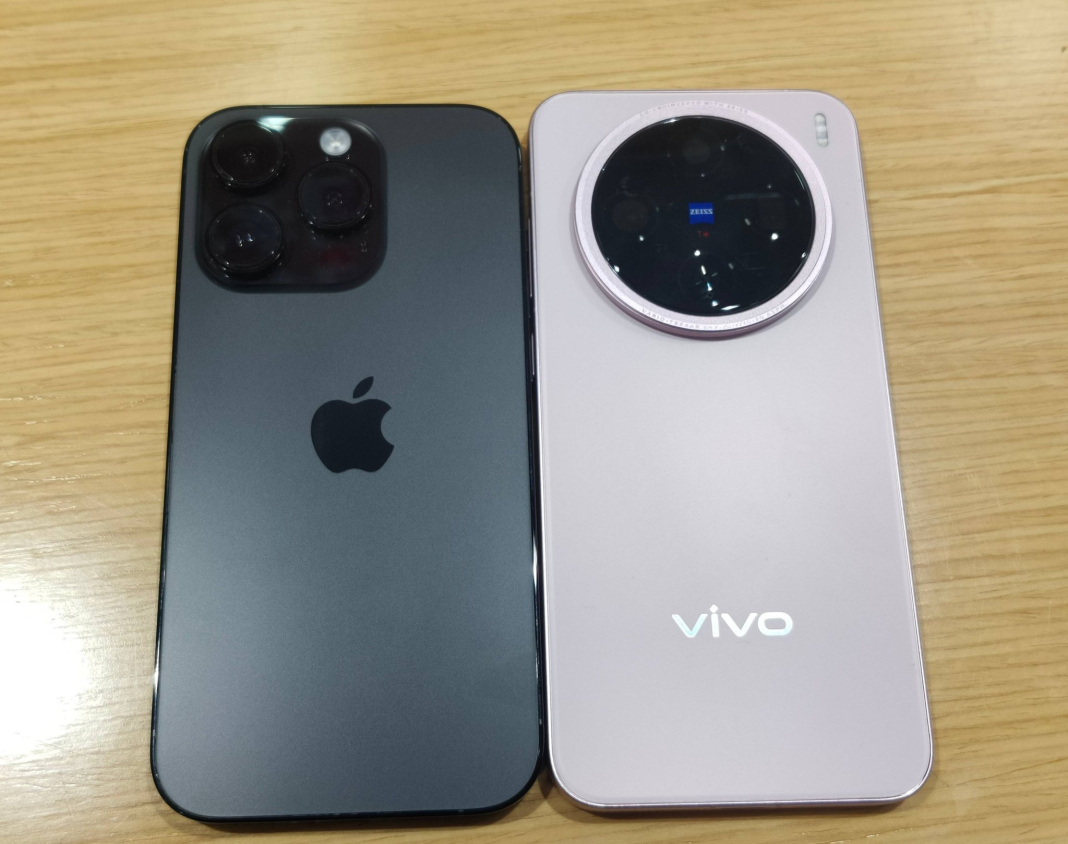 Here’s Why the Vivo X200 Pro Mini Stands Above the iPhone 16 Pro